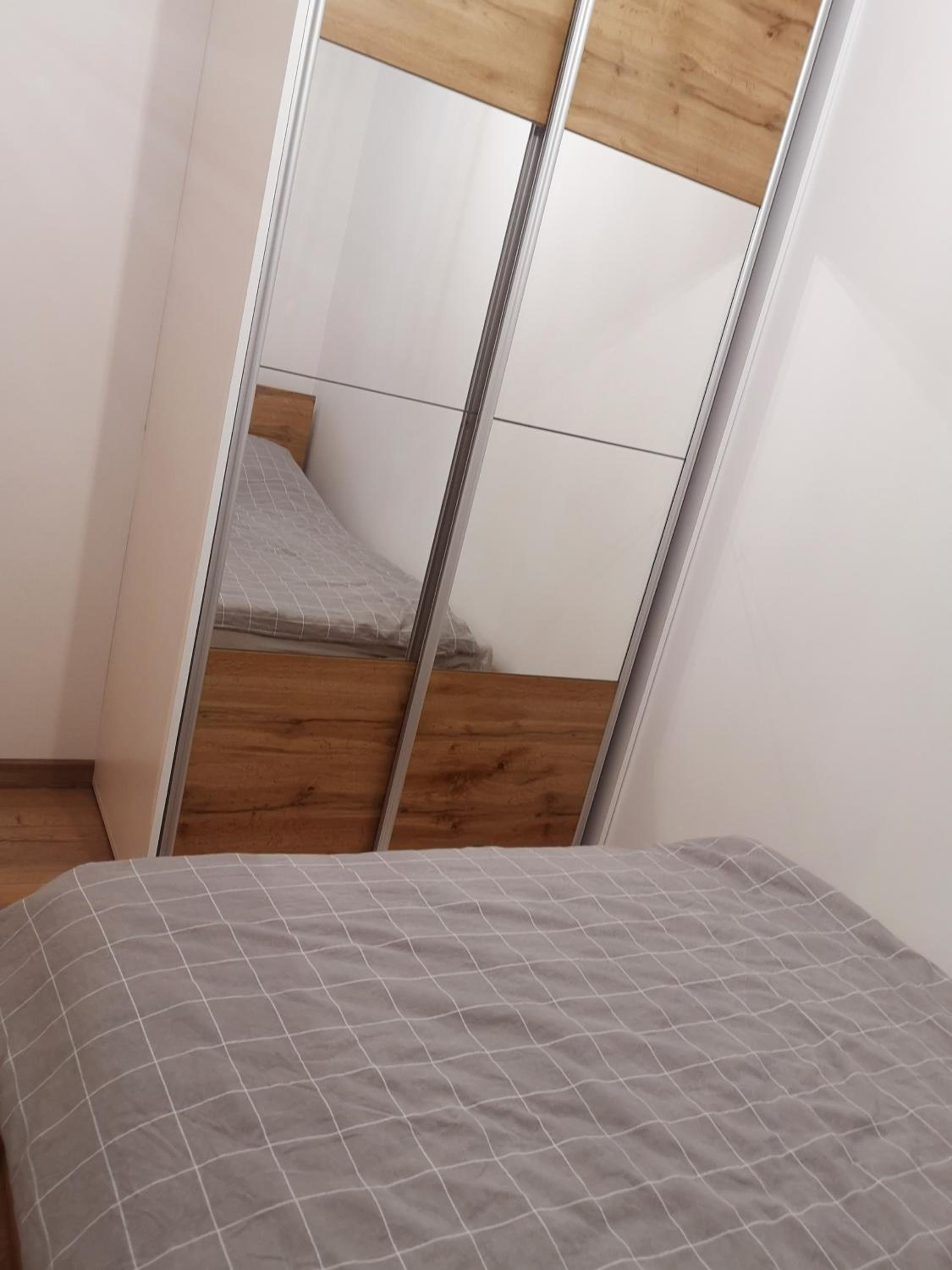 One-Bedroom Apartment - Photo 6