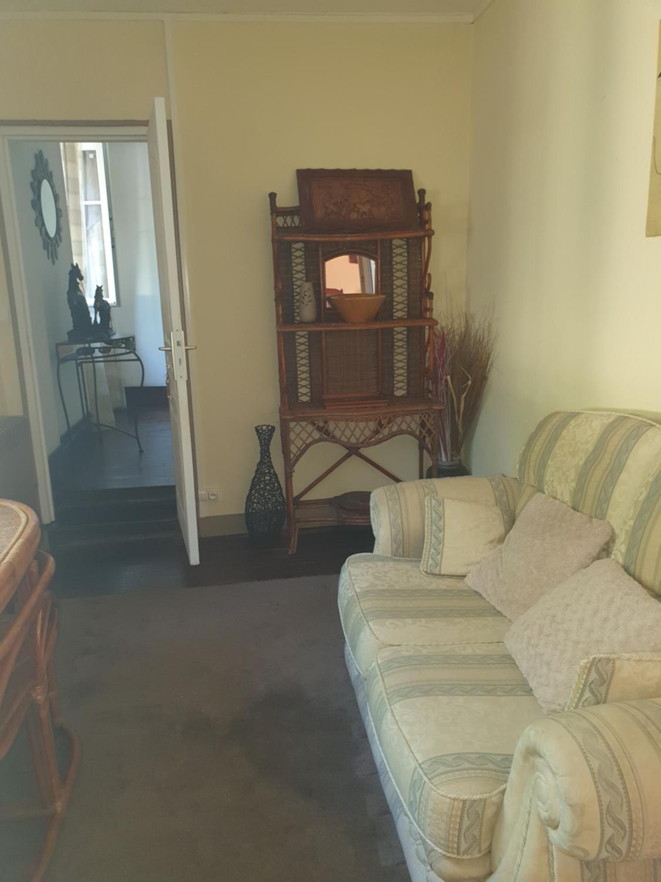 Family Room - Photo 2