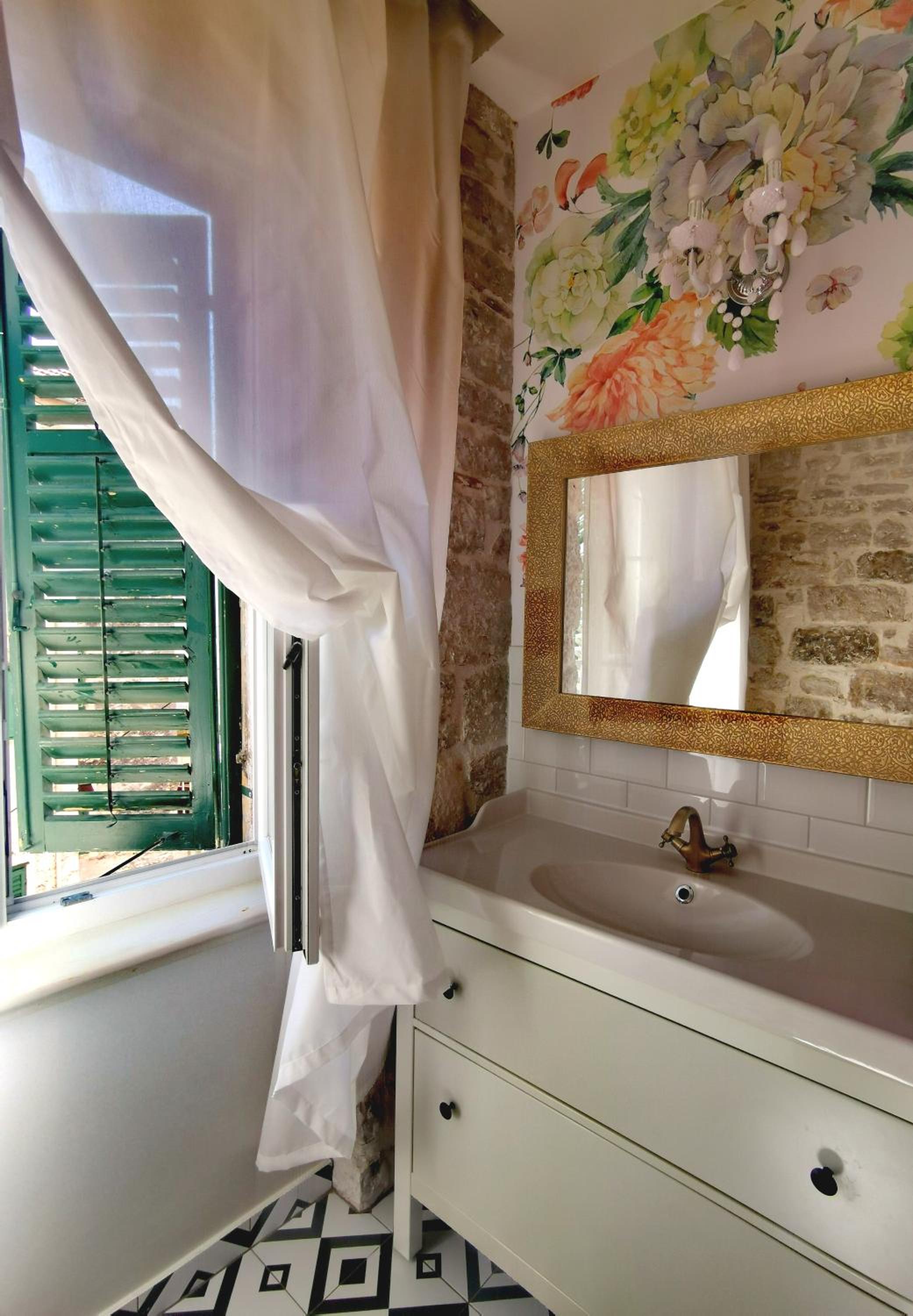 Double Room - Photo 20