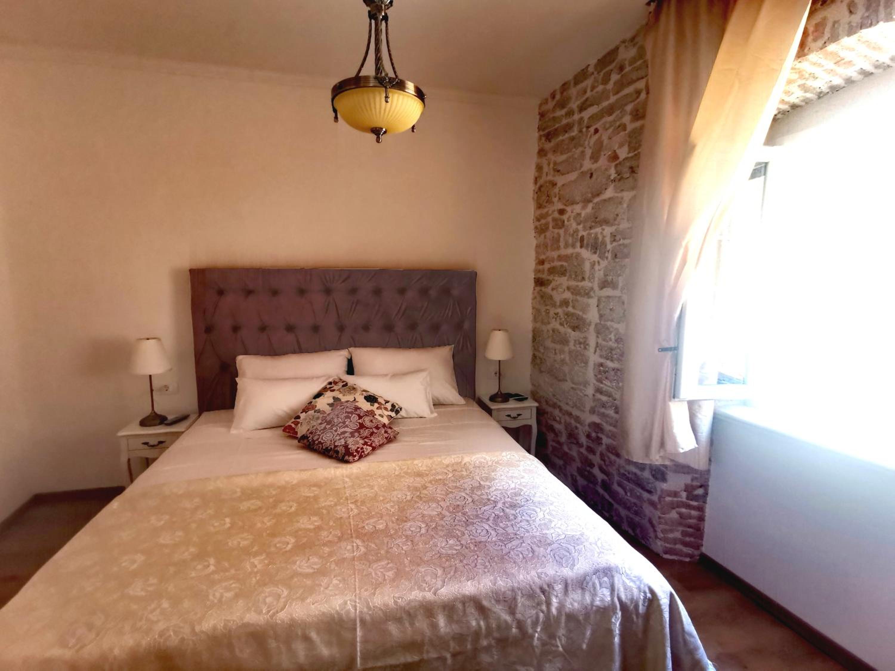 Deluxe Double Room - Photo 7