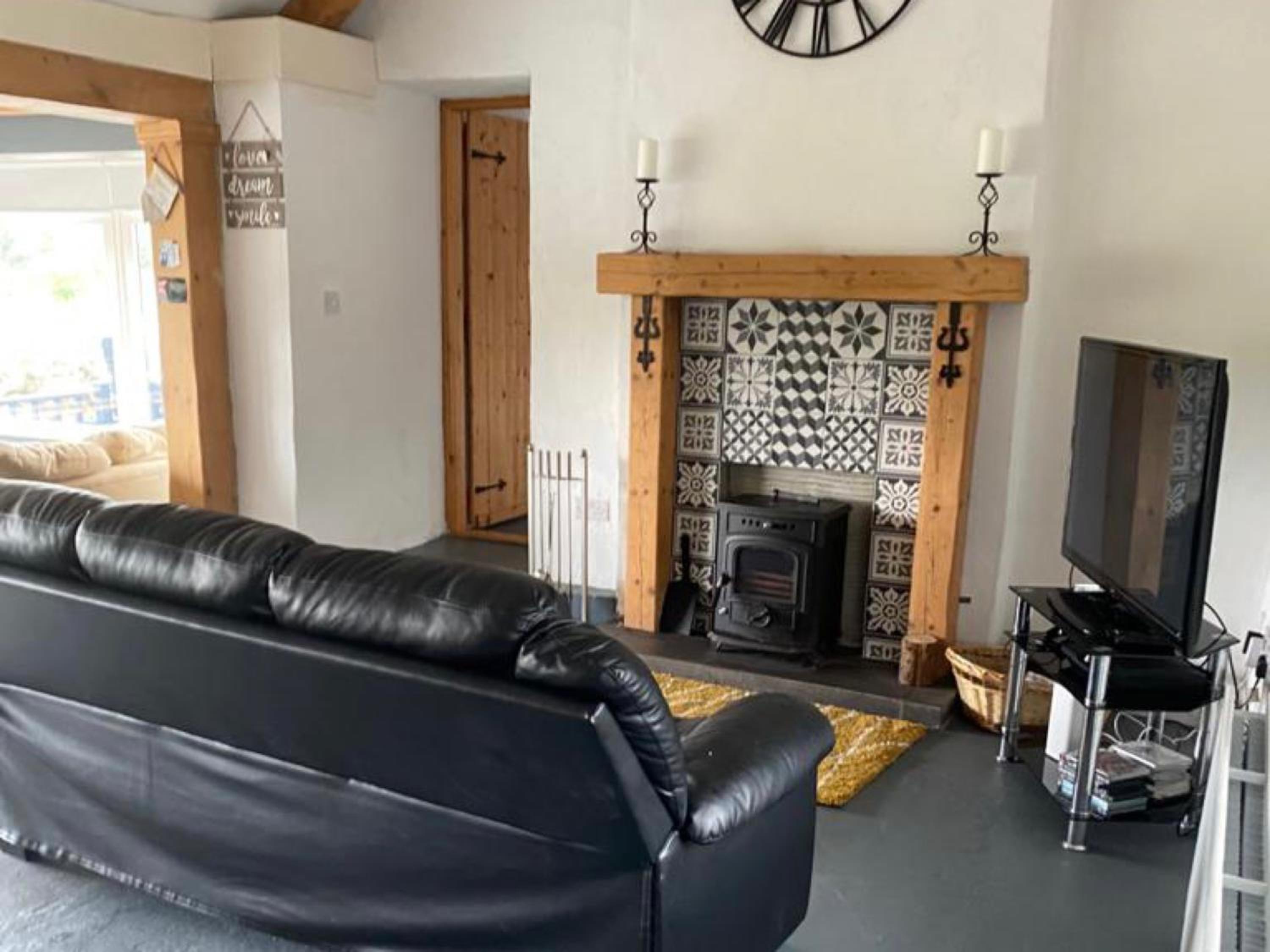 Three-Bedroom House photo 1