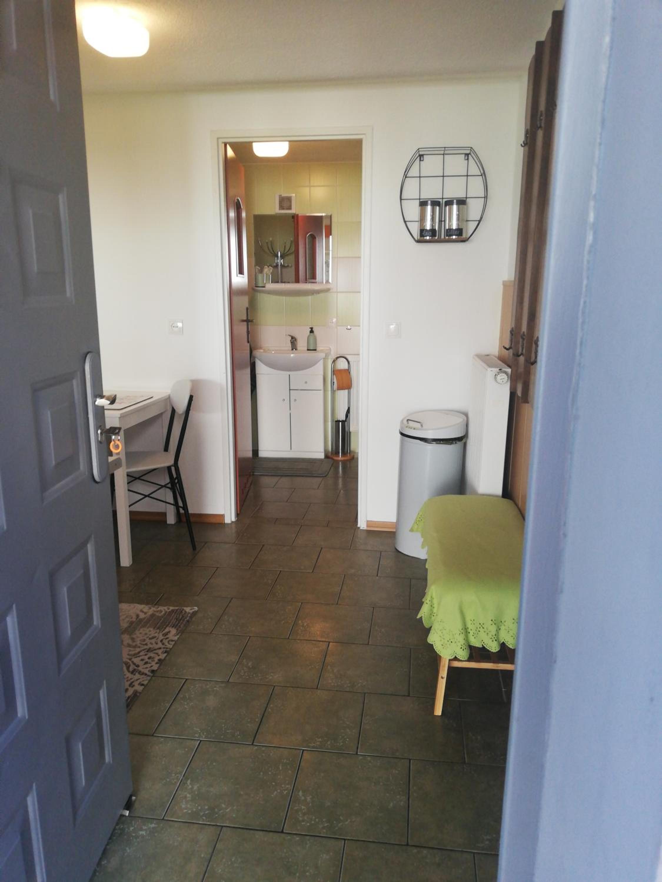 One-Bedroom Apartment - Photo 3