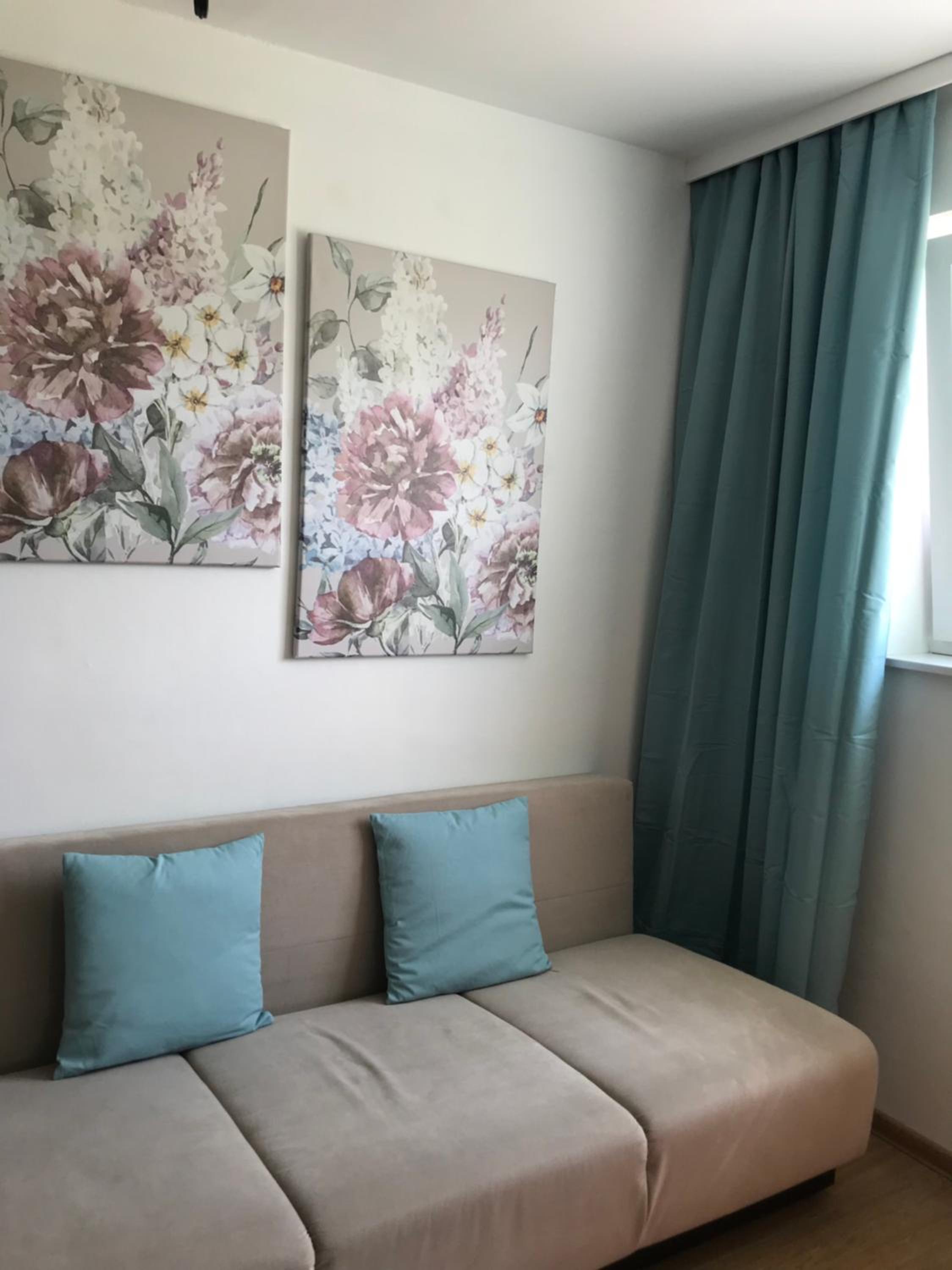 One-Bedroom Apartment photo 1
