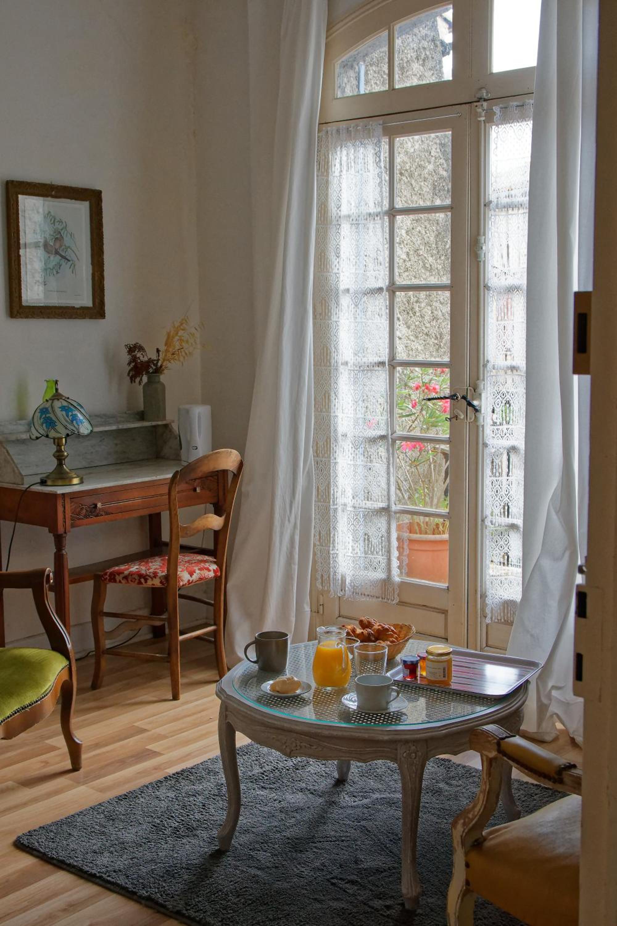 Deluxe Double Room with Balcony photo 2