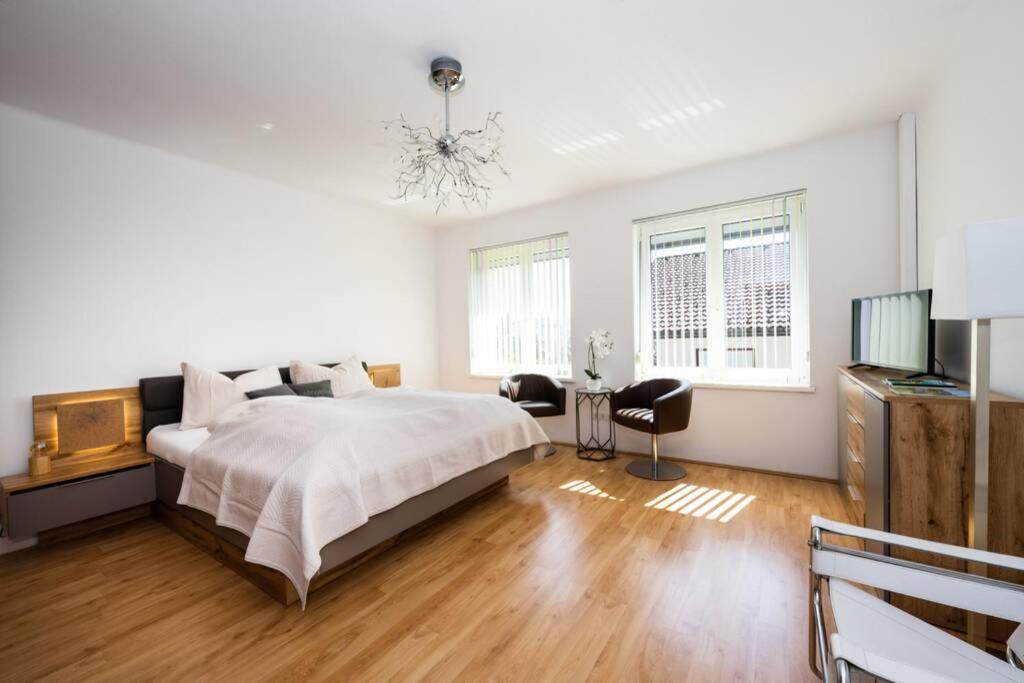 Four-Bedroom House photo 3