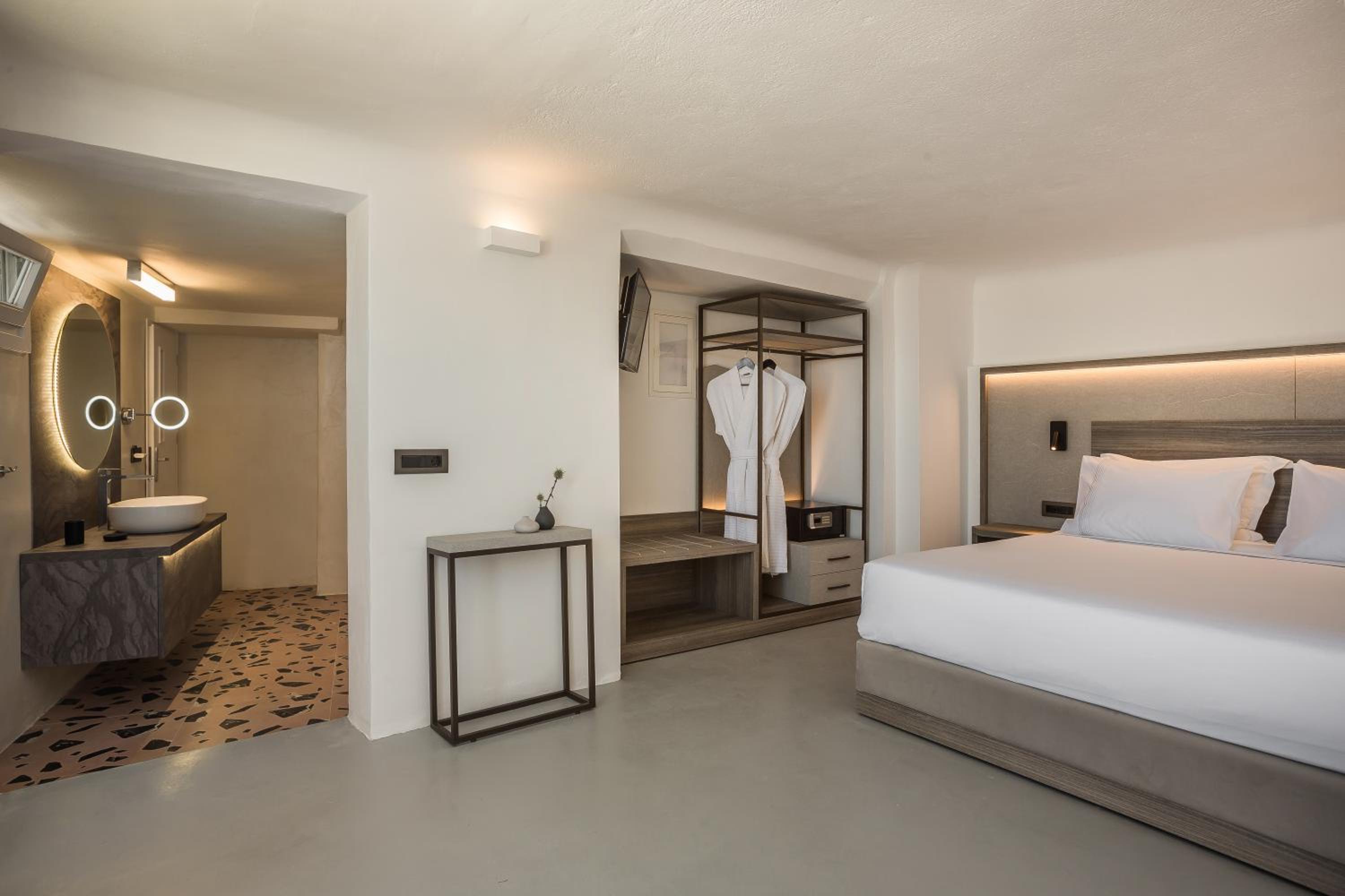 Luxury Suite photo 2