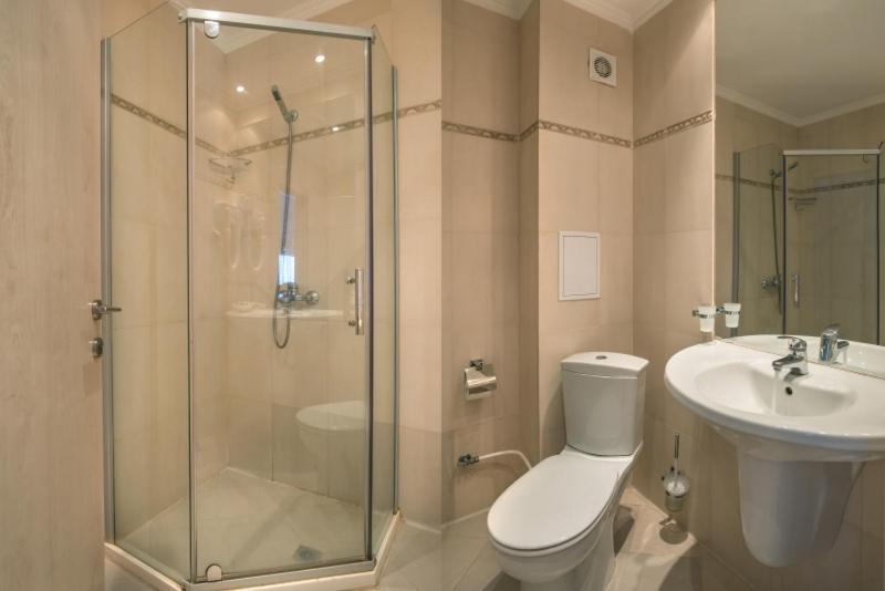 Two-Bedroom Apartment - Photo 3