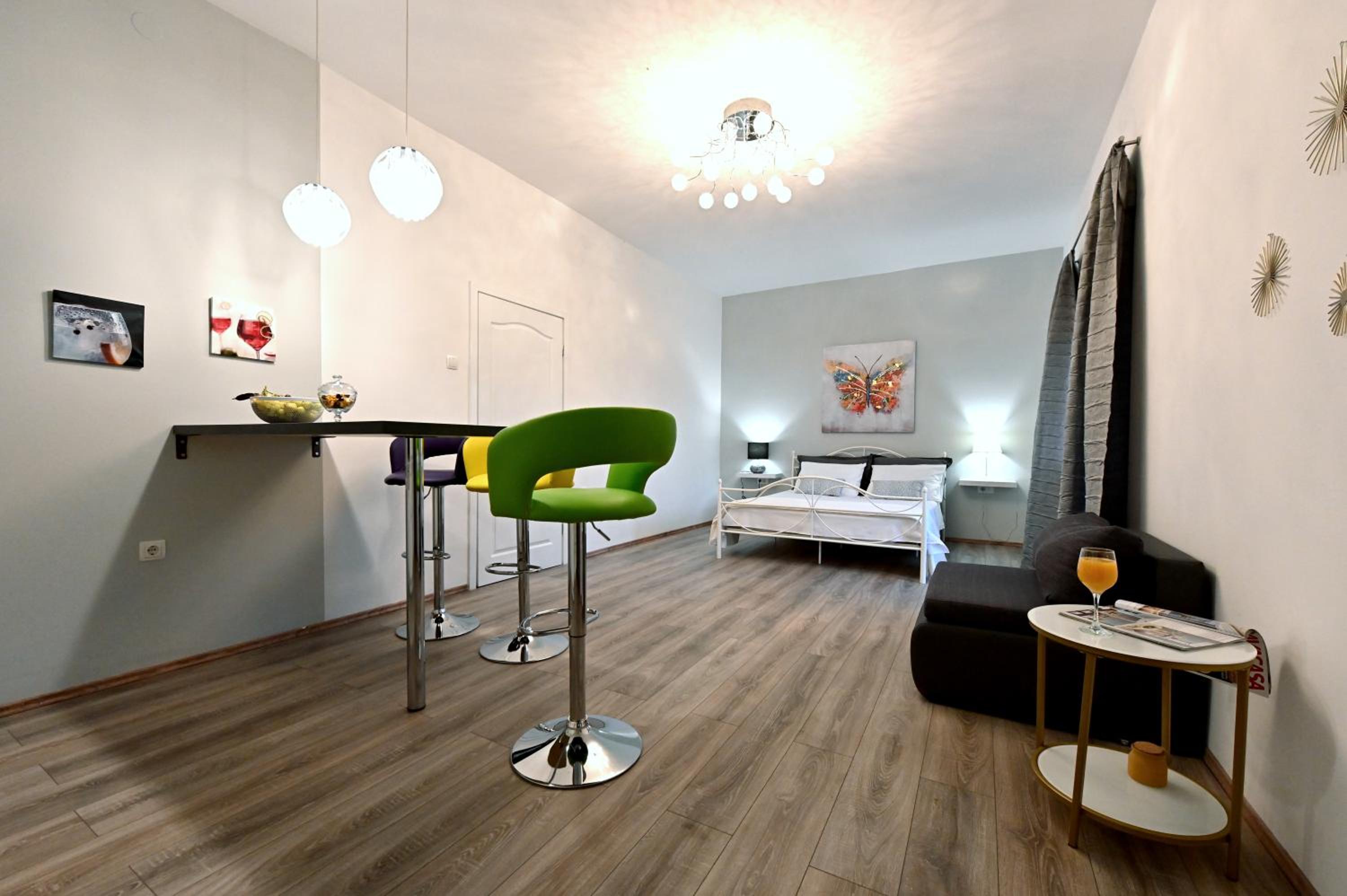 One-Bedroom Apartment - Photo 16