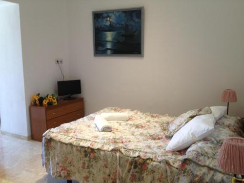 Double or Twin Room with Shared Bathroom