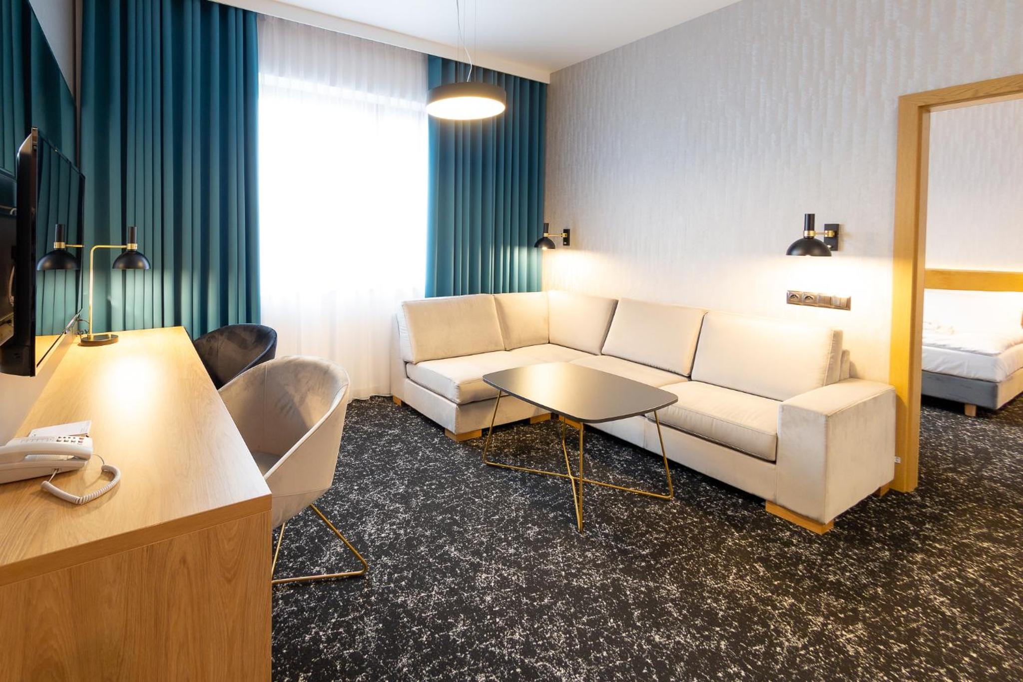Two-Bedroom Suite - Photo 4