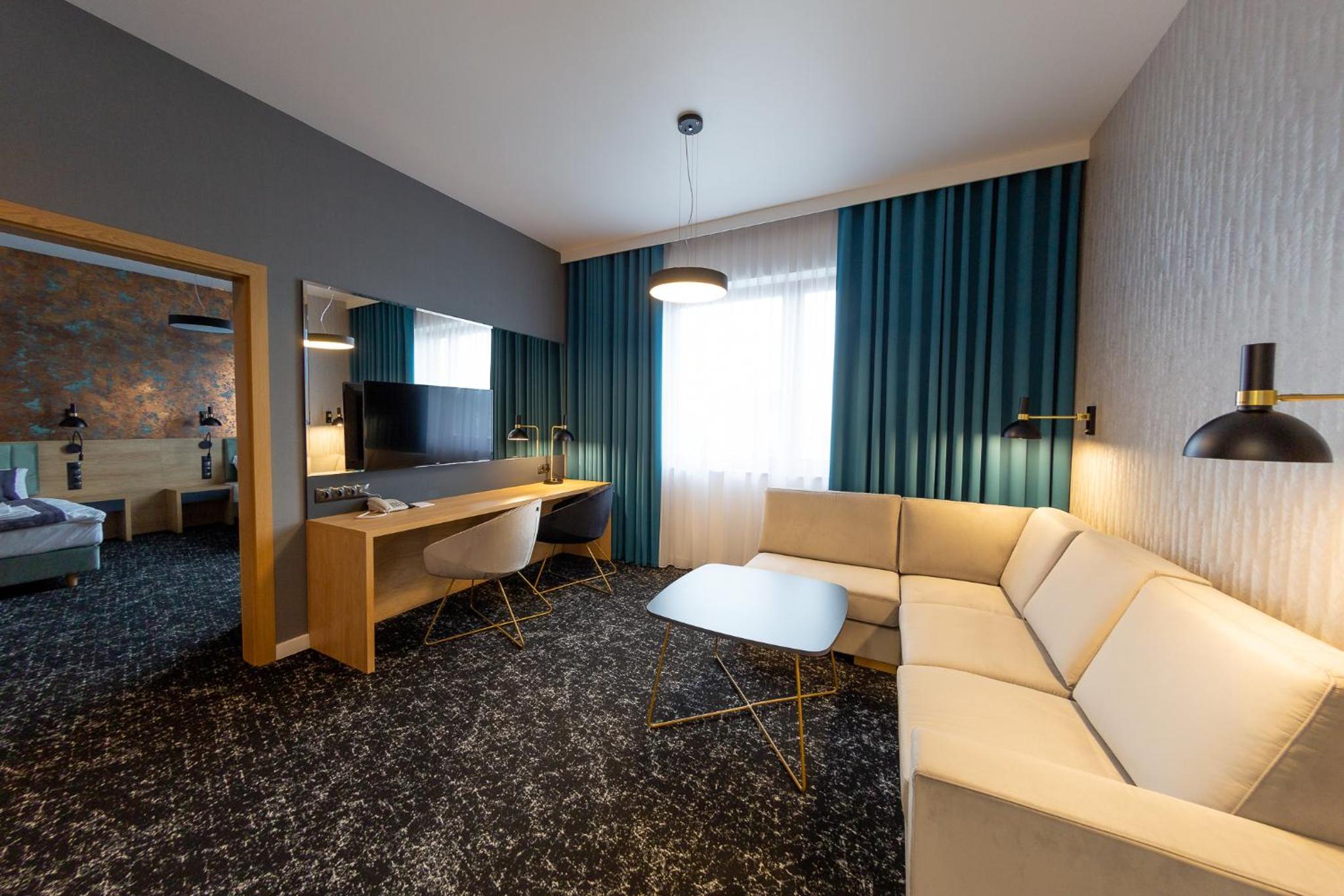 Two-Bedroom Suite - Photo 5