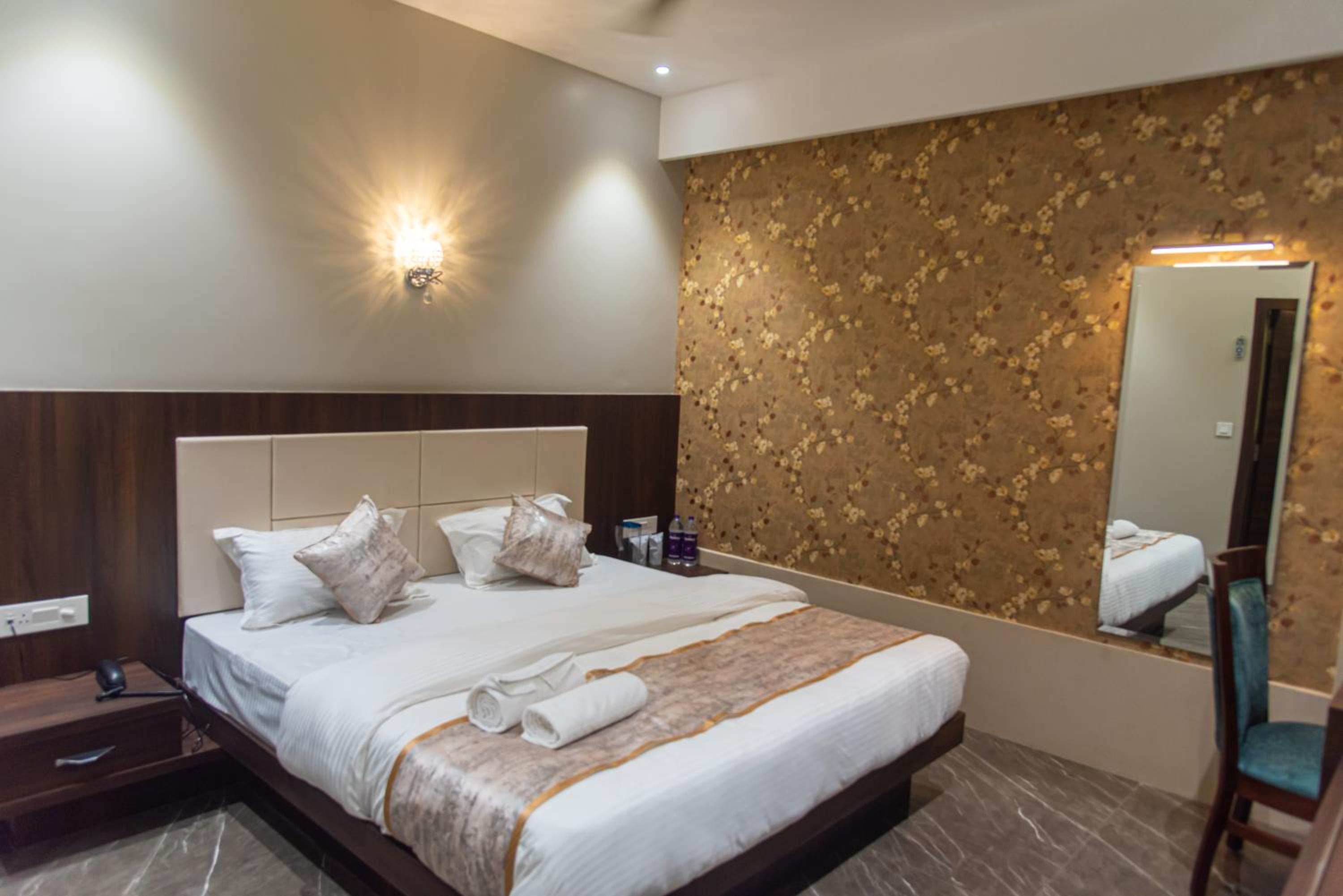 Deluxe Room - Photo 1