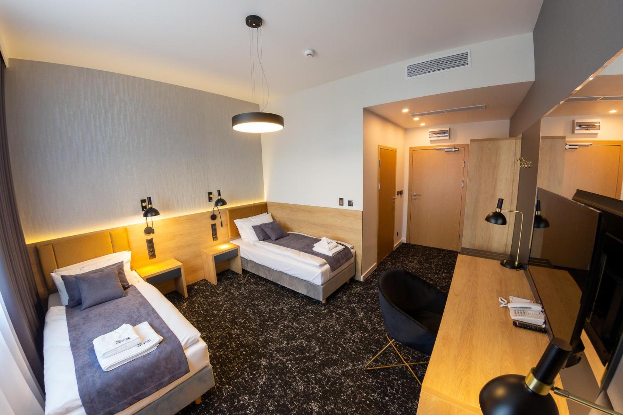 Deluxe Twin Room - Photo 1