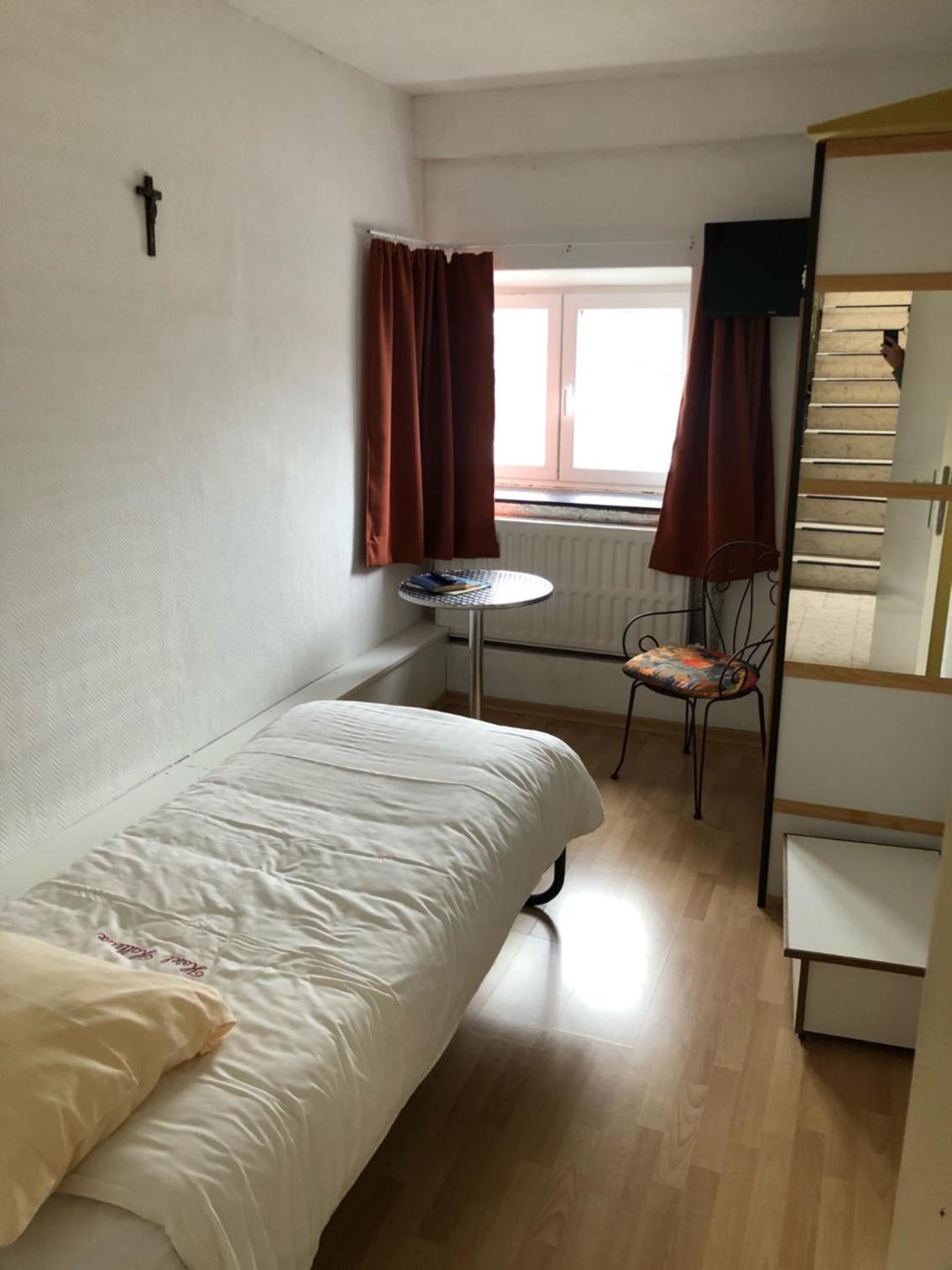 Small Single Room photo 1