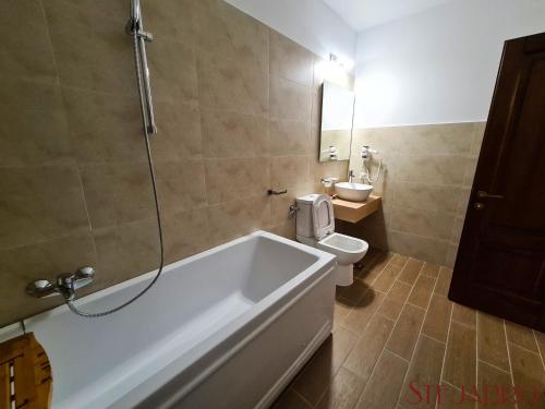 Deluxe Double Room with Bath photo 3