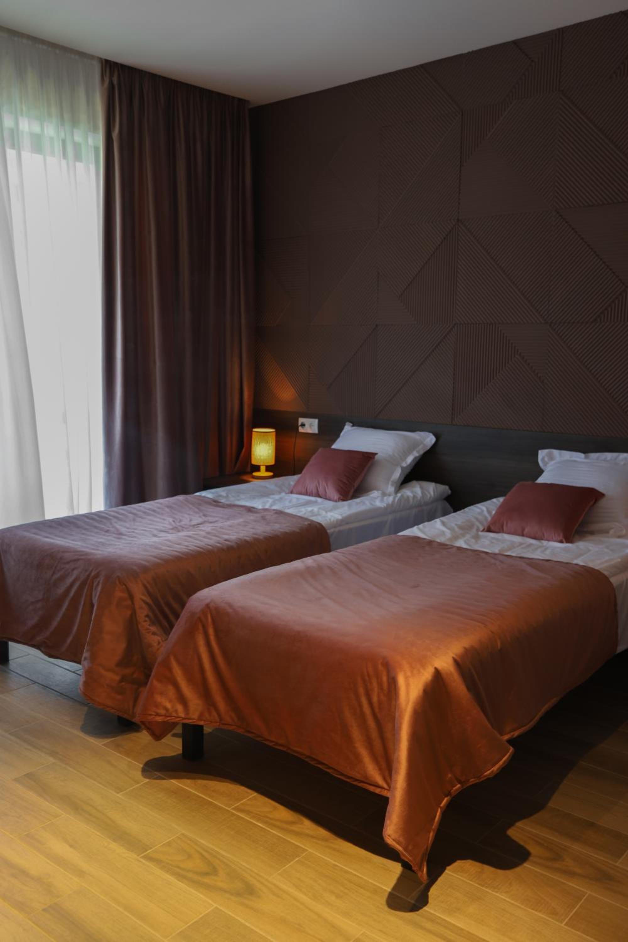 Deluxe Twin Room - Photo 6