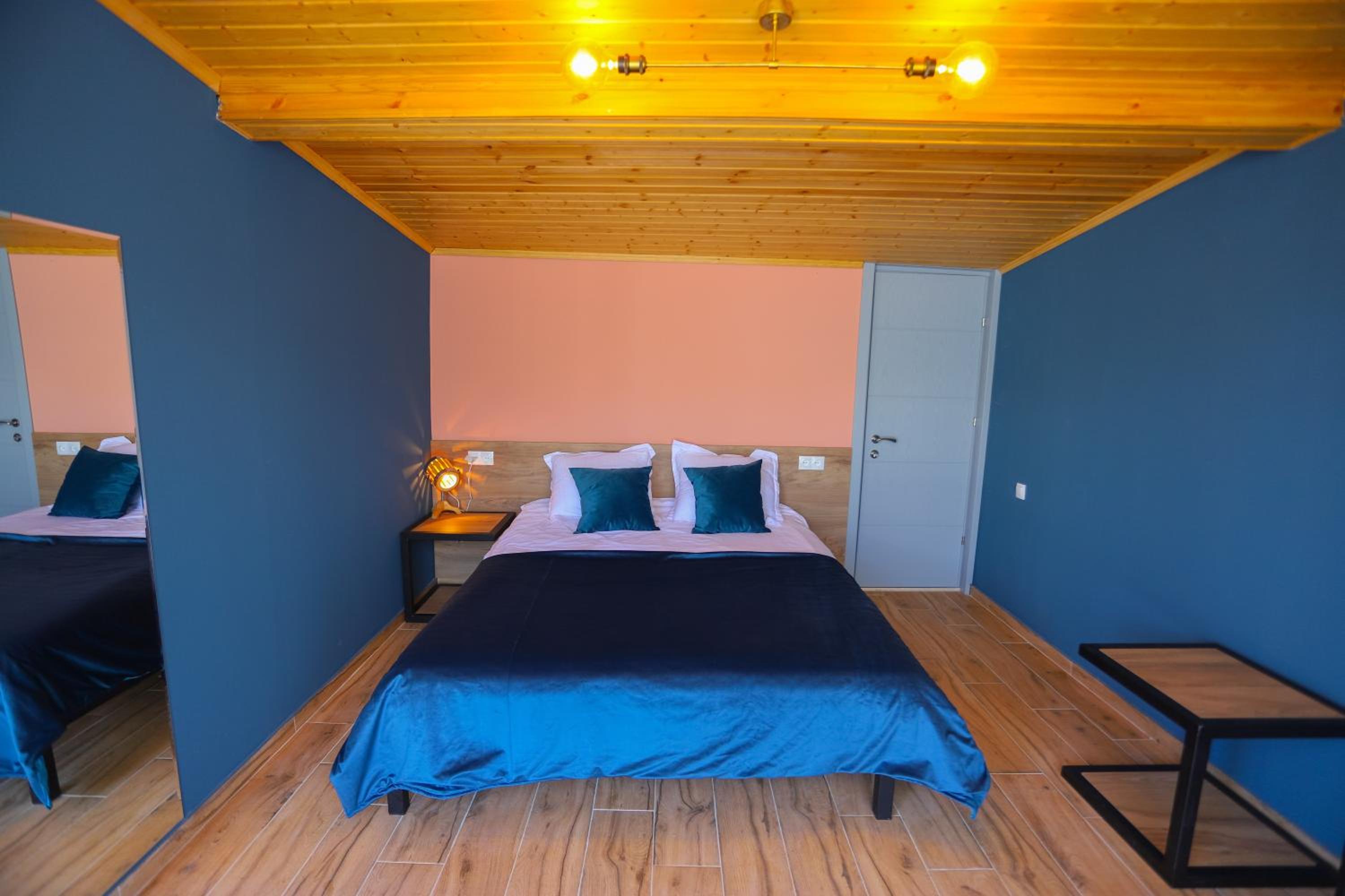 Double Room with Terrace - Photo 8