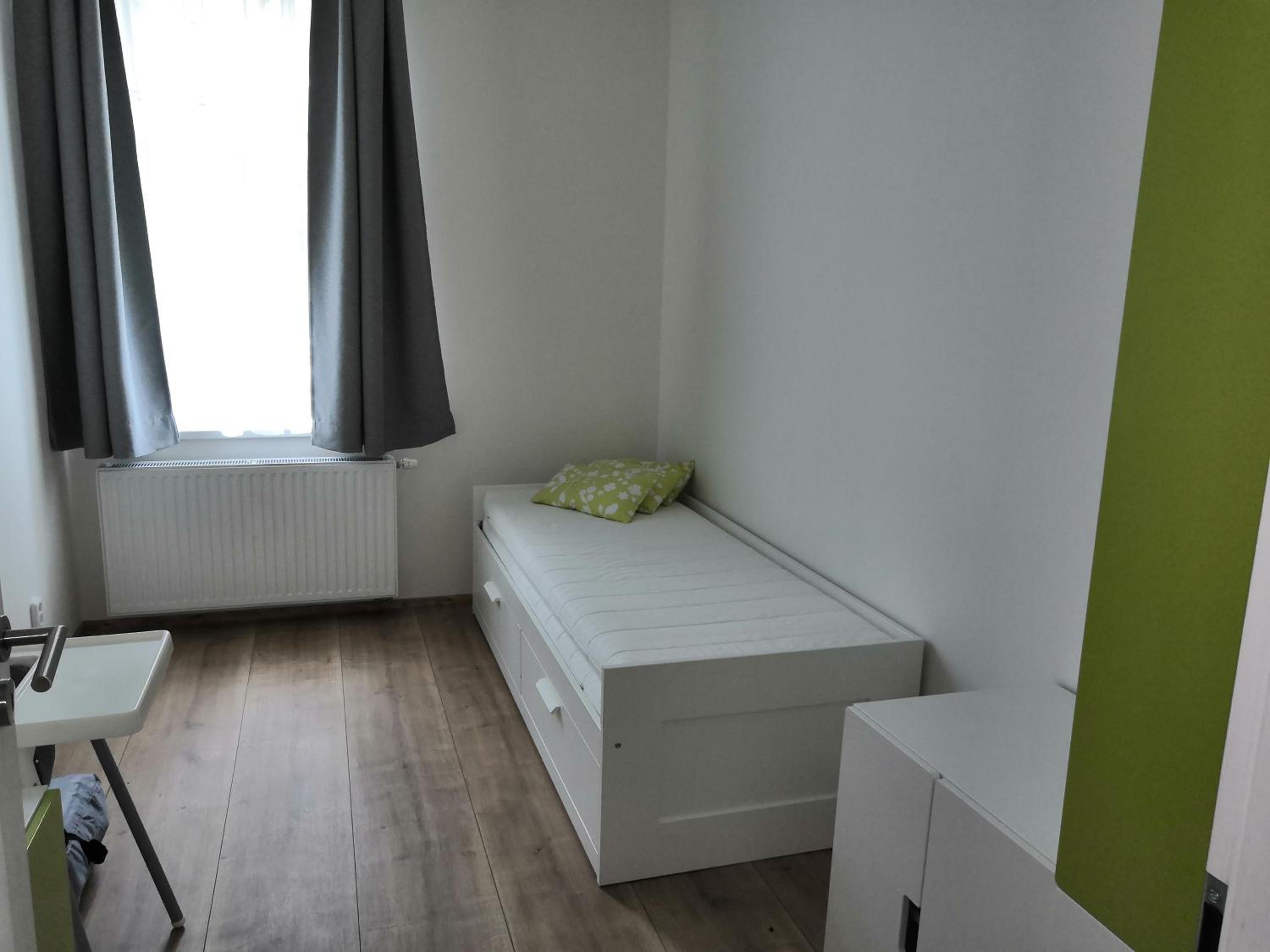 Apartment with Balcony photo 3