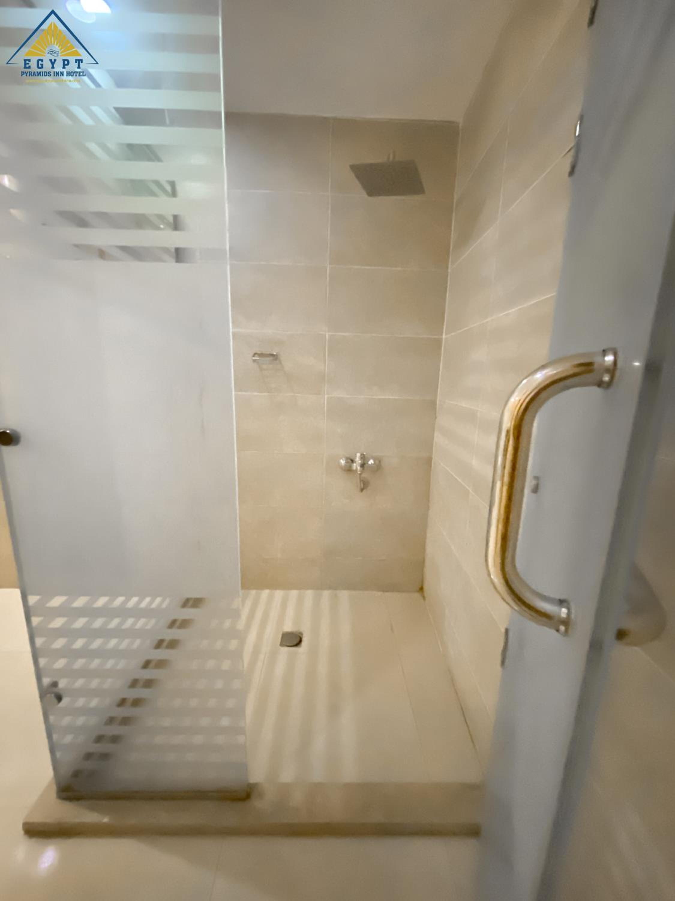 Deluxe Room With Pyramid View - Photo 9
