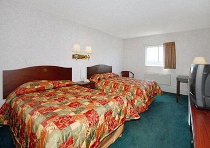 Double Room with Two Double Beds - Smoking photo 1