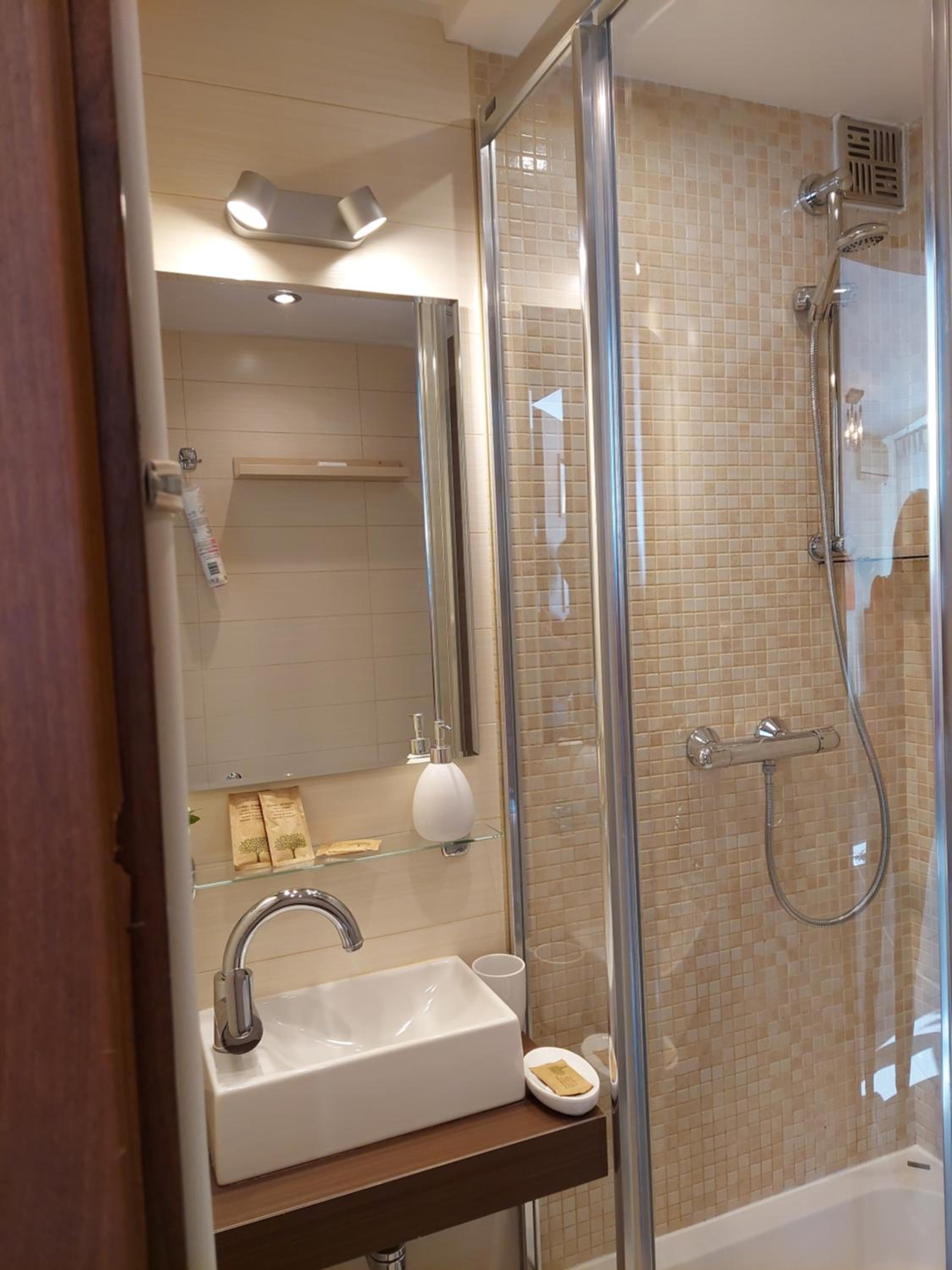 One-Bedroom Apartment - Photo 9