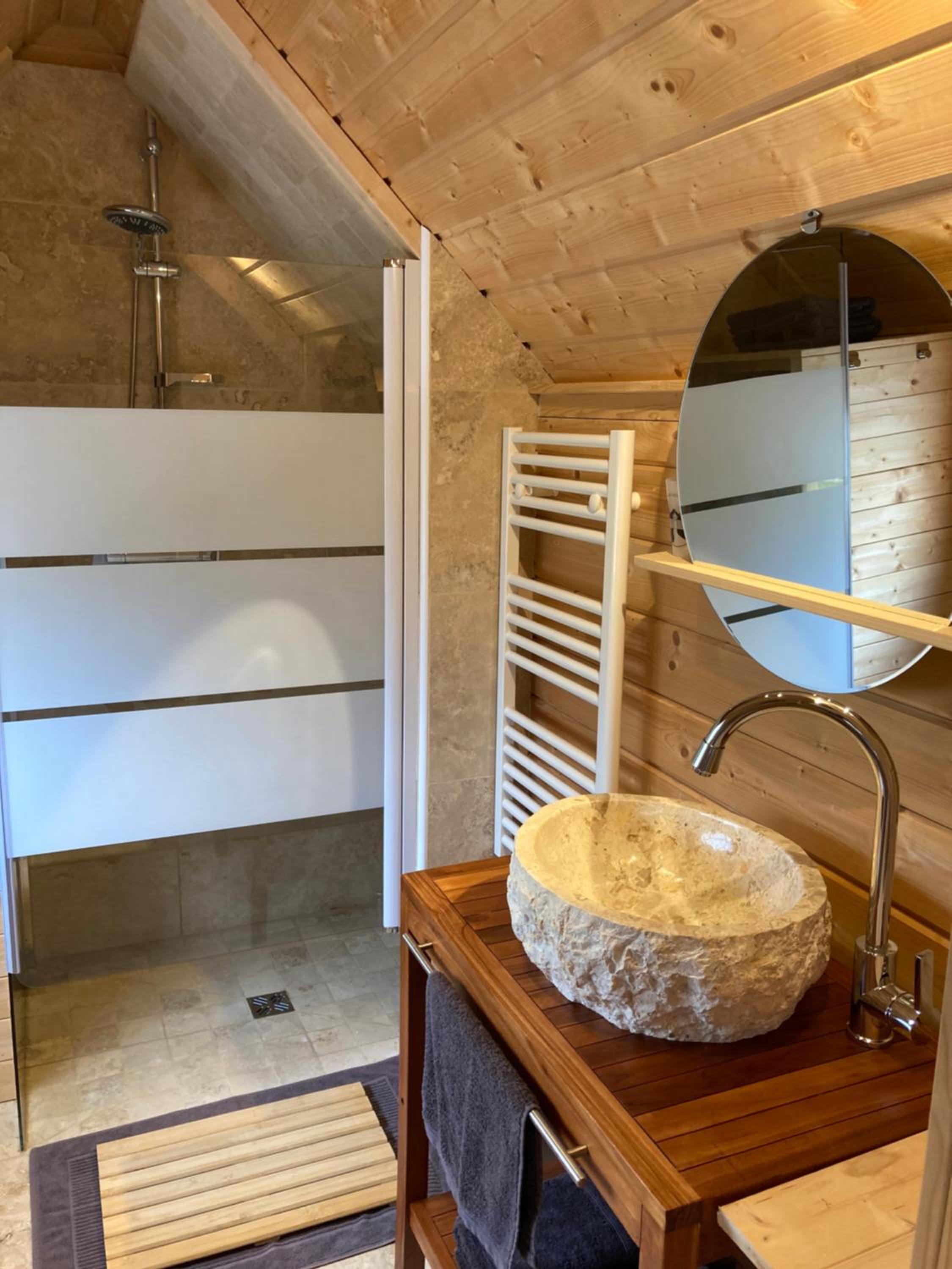 Quadruple Room with Private External Bathroom - Photo 3