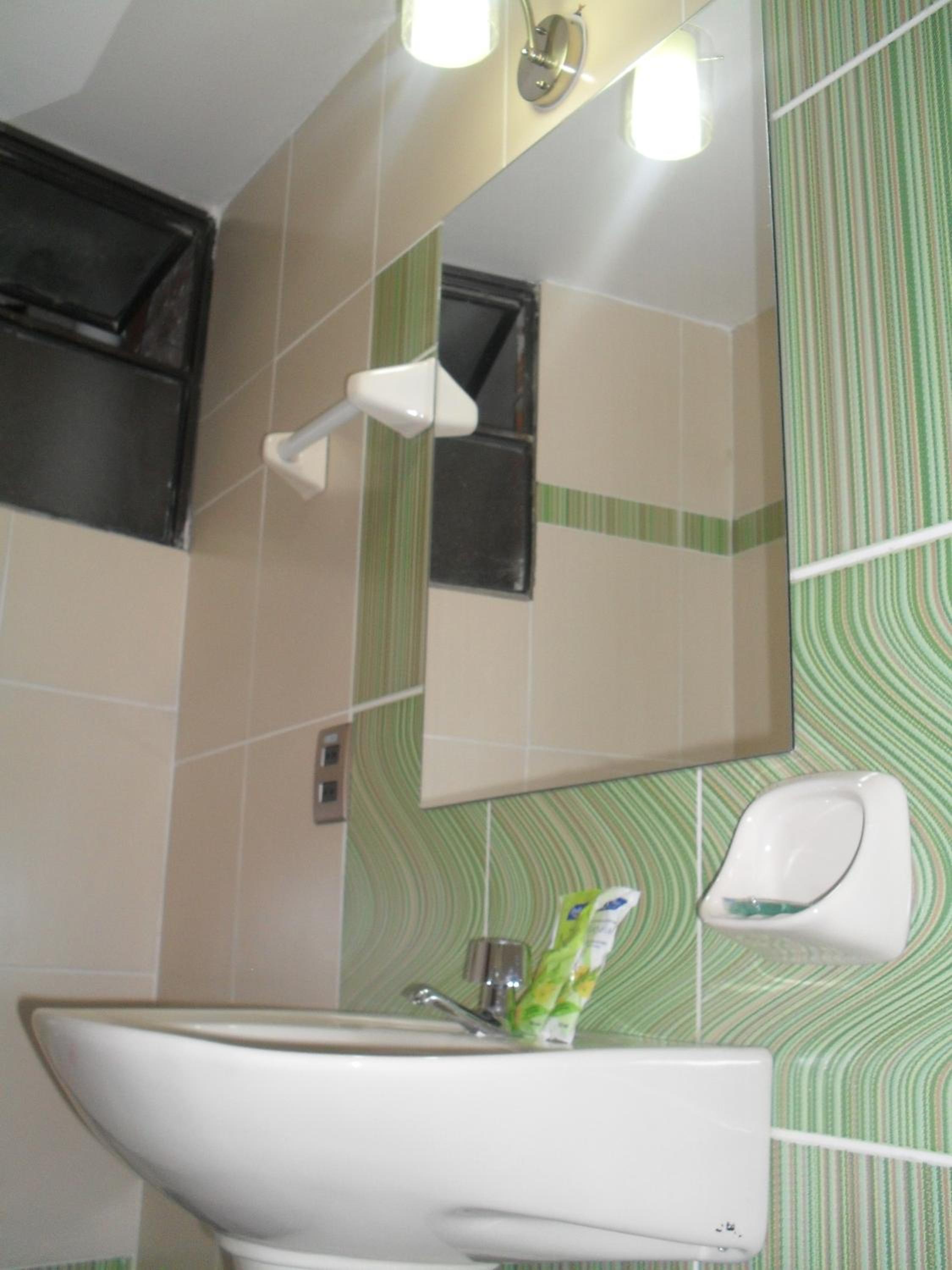 Double Room with Shared Bathroom photo 3