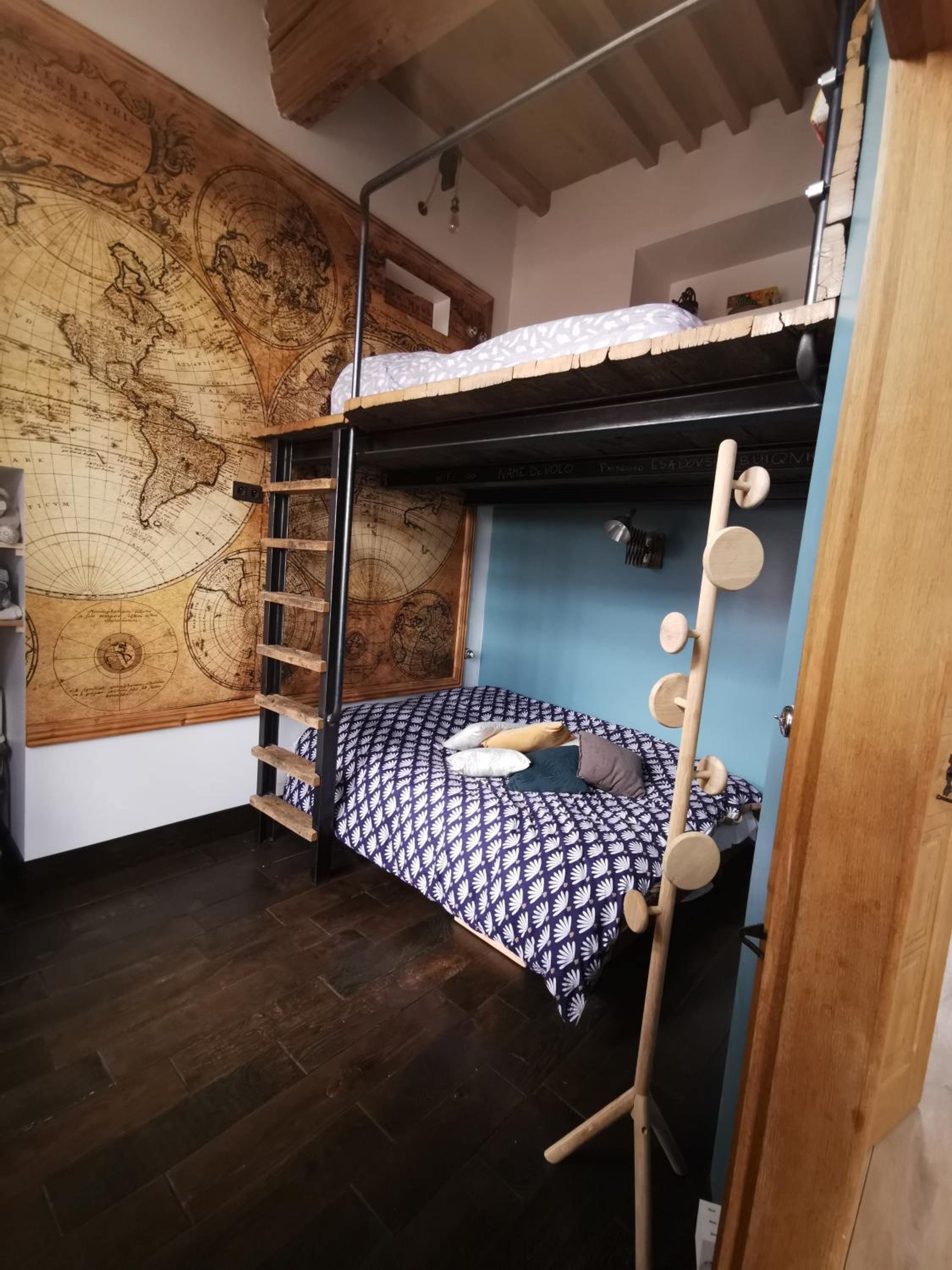 Quadruple Room with Shared Bathroom photo 3