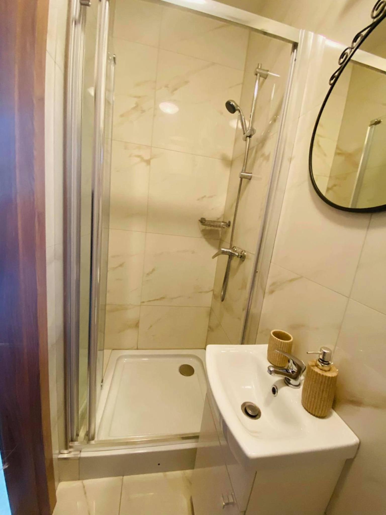 One-Bedroom Apartment - Photo 8