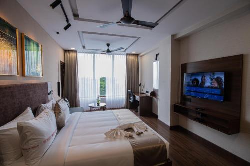Deluxe Double or Twin Room
