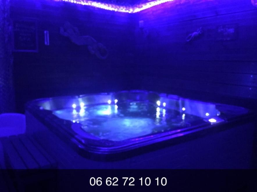 Double Room with Spa Bath photo 1
