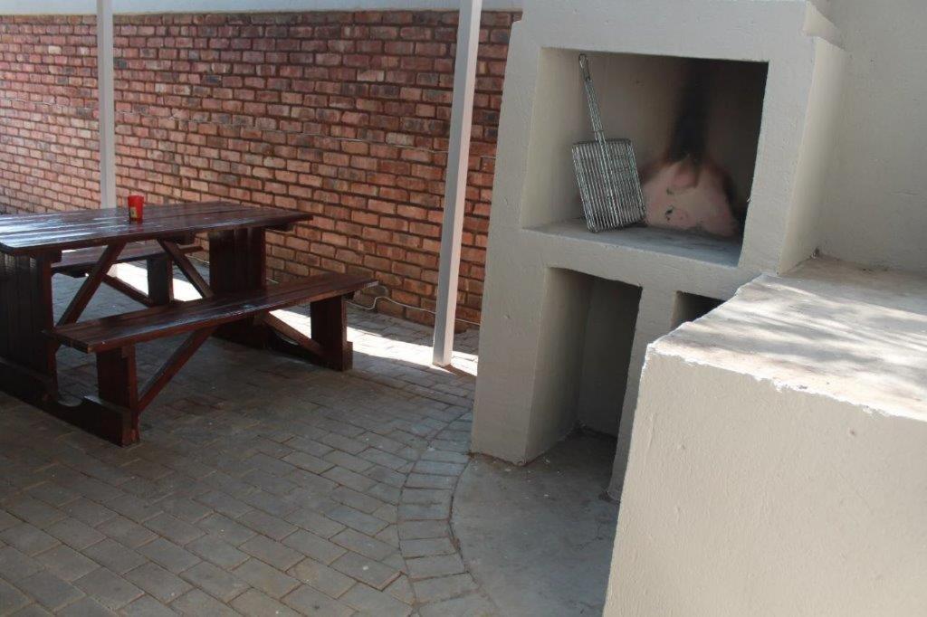 Two-Bedroom Apartment - Photo 3