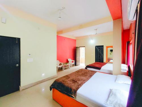 Deluxe Queen Room with Two Queen Beds