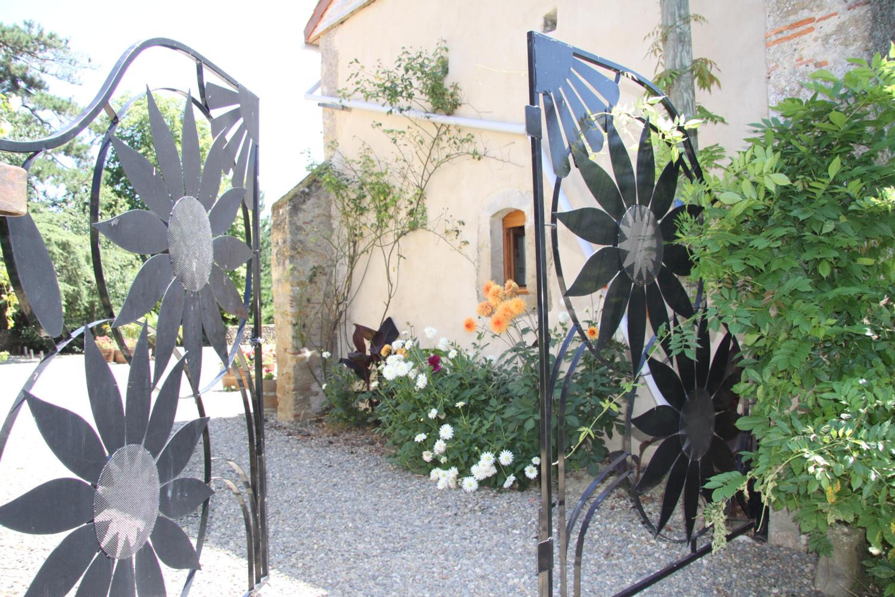 Three-Bedroom House - Photo 116
