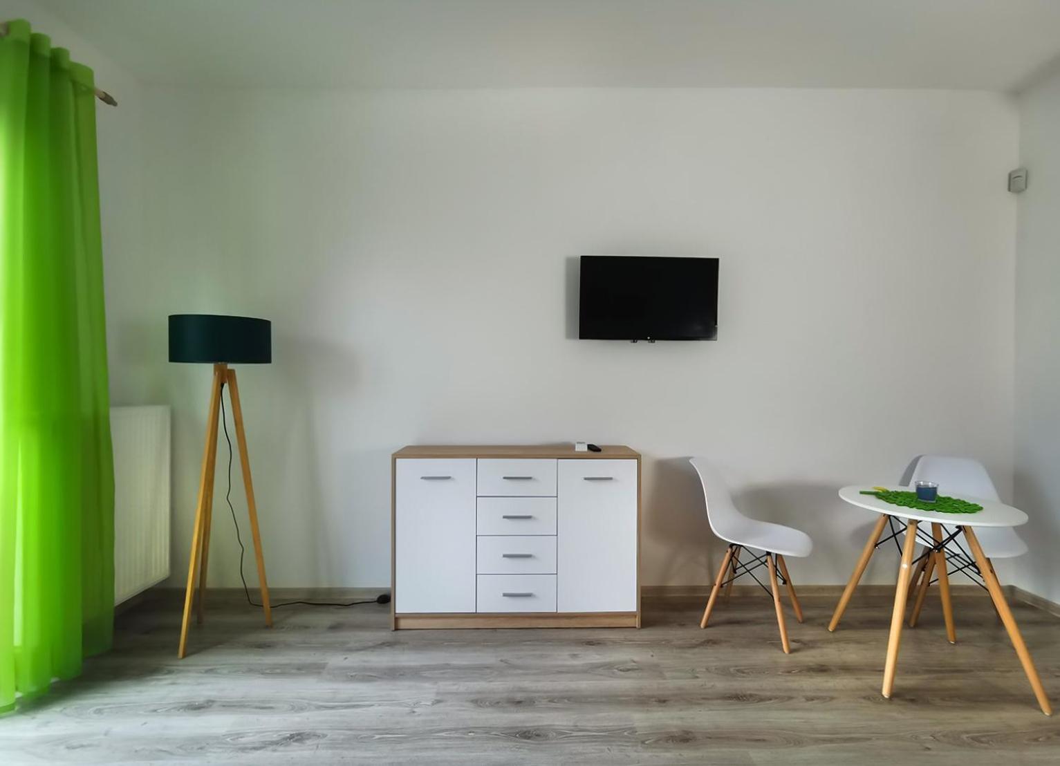 Family Room photo 3