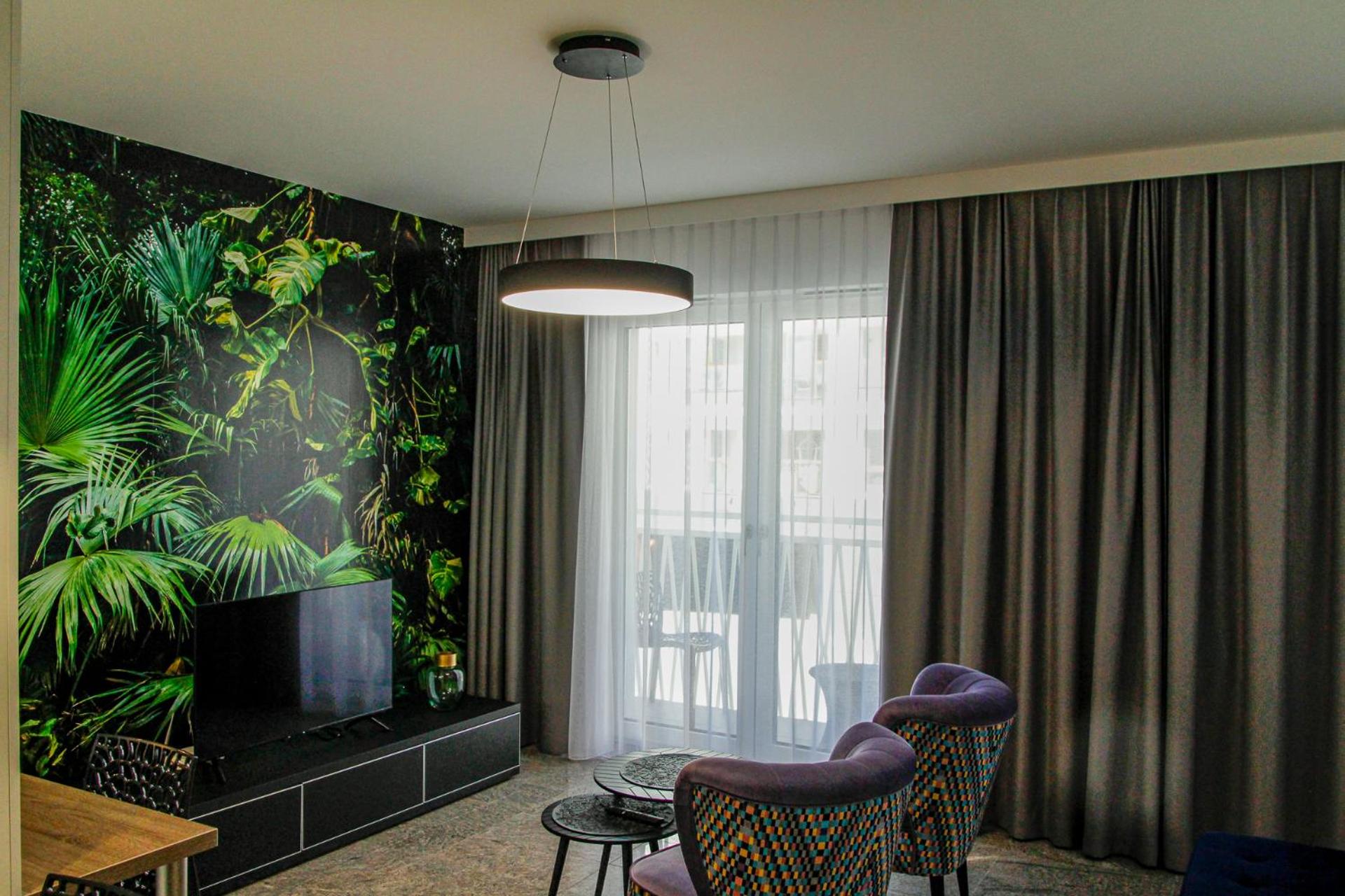 One-Bedroom Apartment - Photo 3