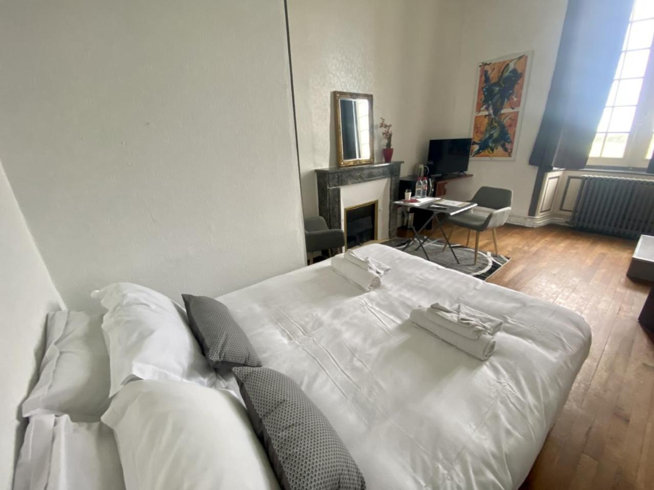 Chambre double standard avec toilettes commune