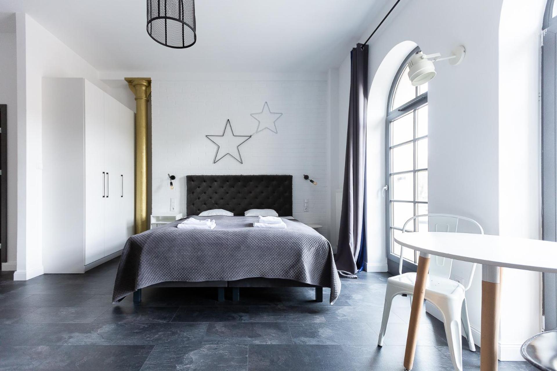 Loft - Photo 2