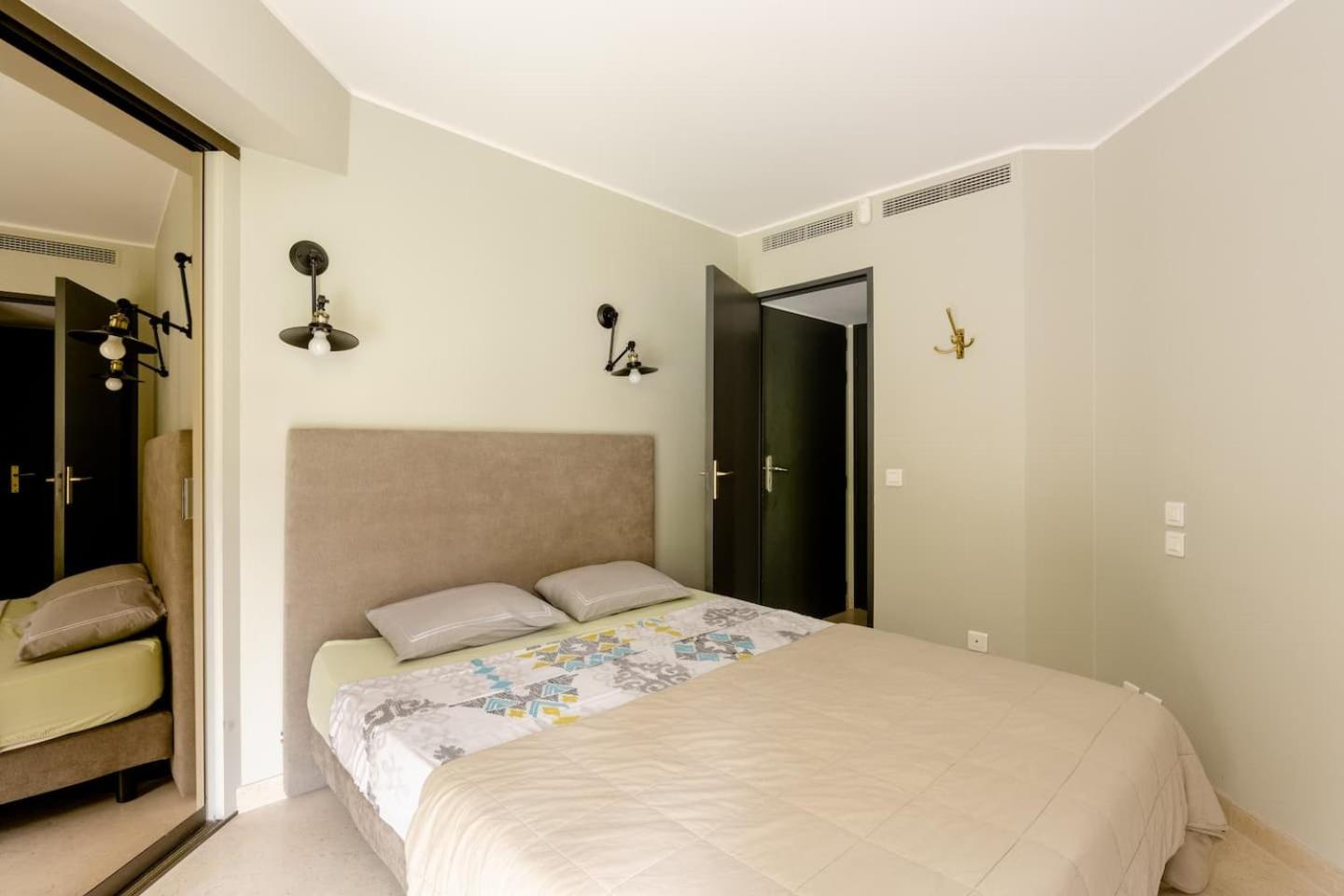 Apartment - Ground Floor photo 2