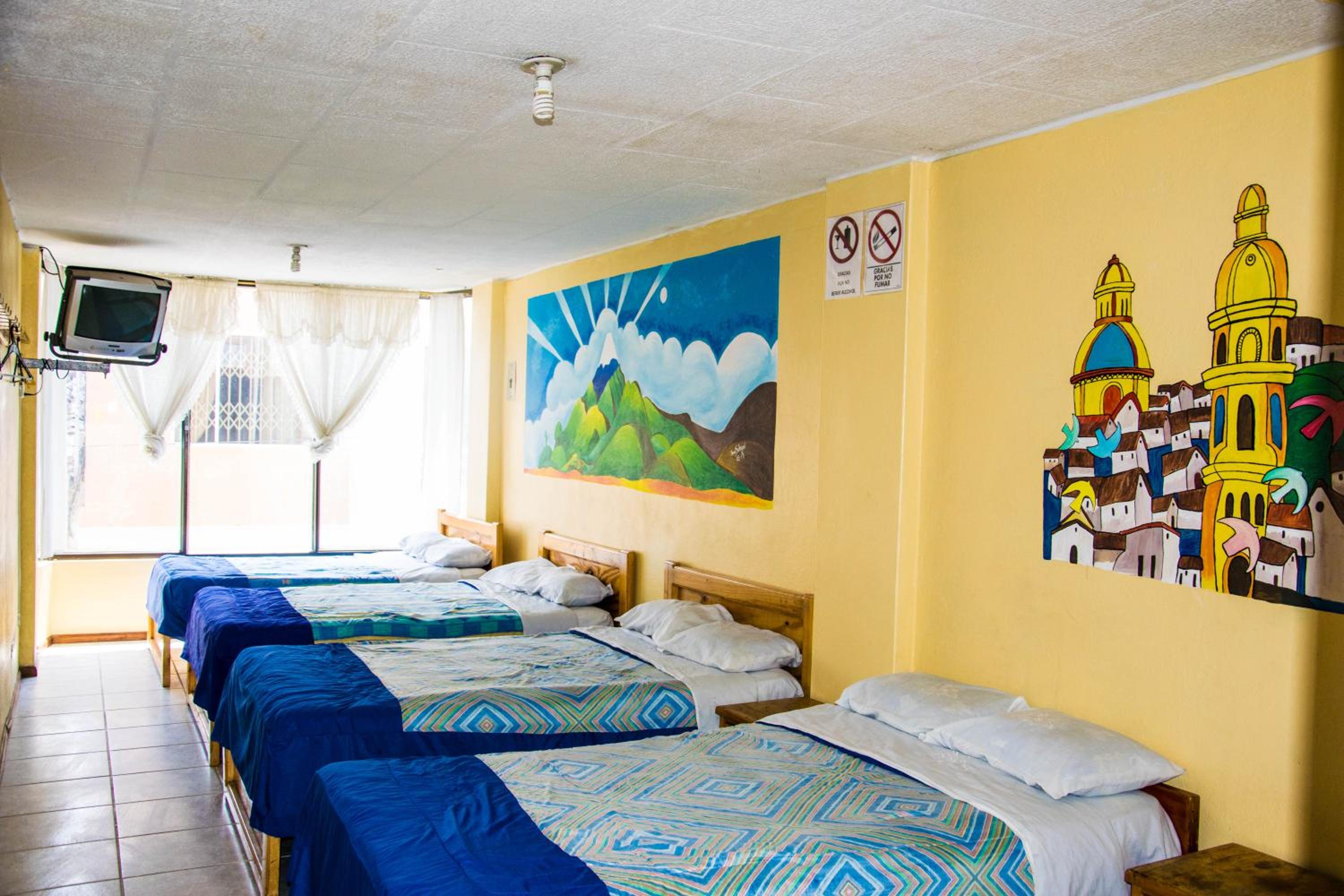 Bed in 6-Bed Mixed Dormitory Room photo 1
