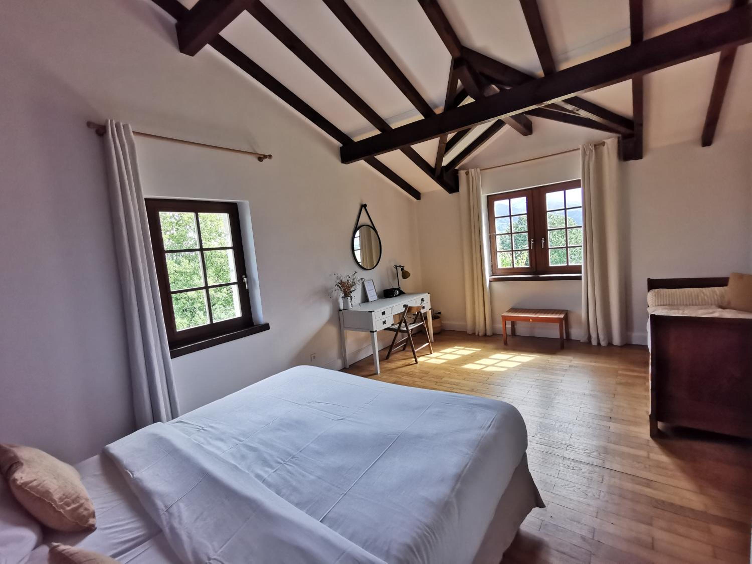 Deluxe Double Room (2 Adults + 1 Child) photo 1