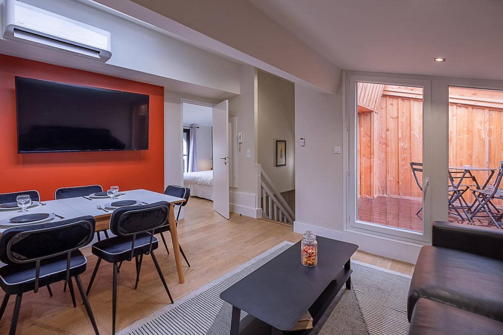 Apartment - Photo 2