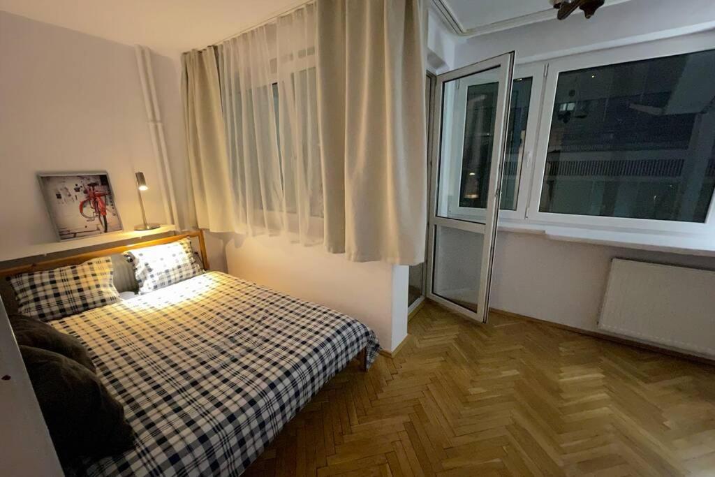 One-Bedroom Apartment - Photo 7