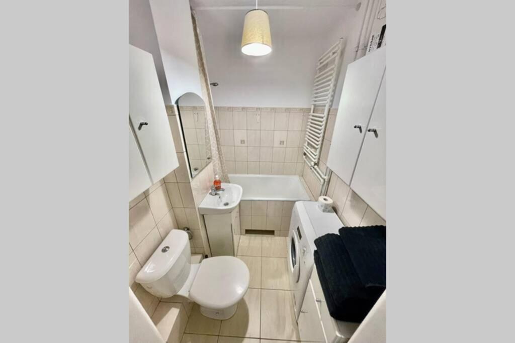 One-Bedroom Apartment - Photo 11