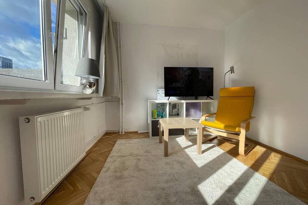 One-Bedroom Apartment - Photo 19