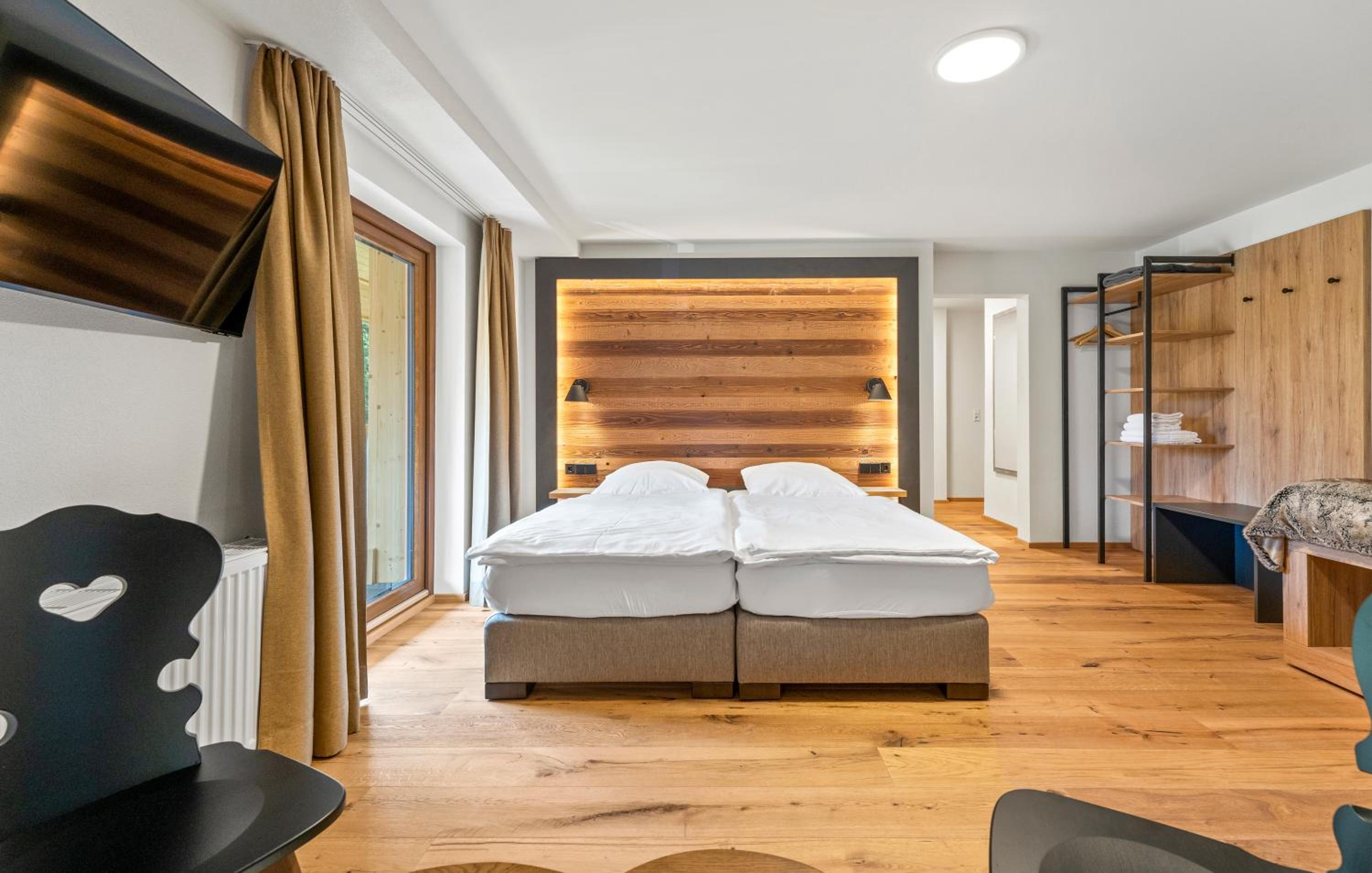 Grand Double Room with Lake View