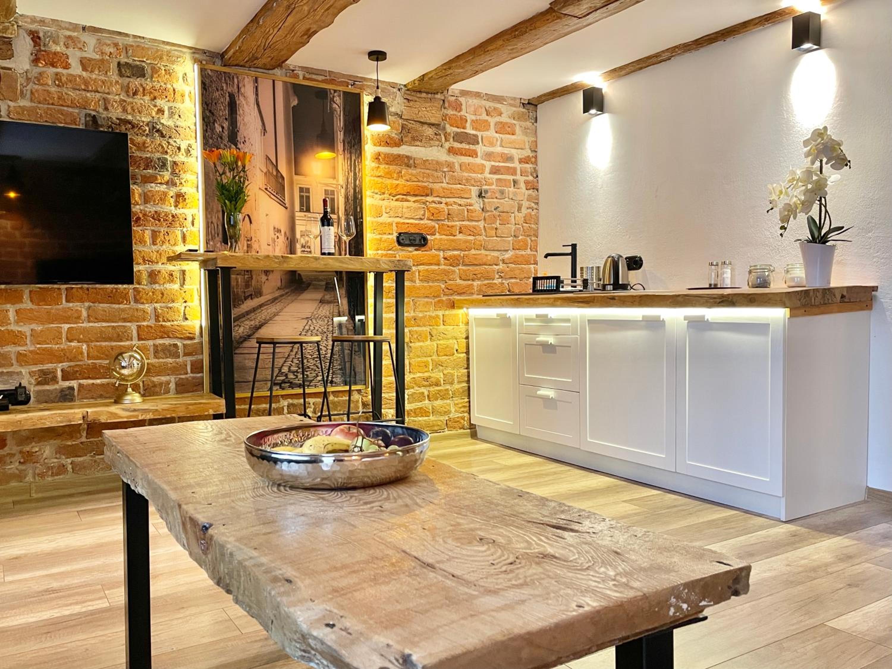 Studio Apartment - Photo 18