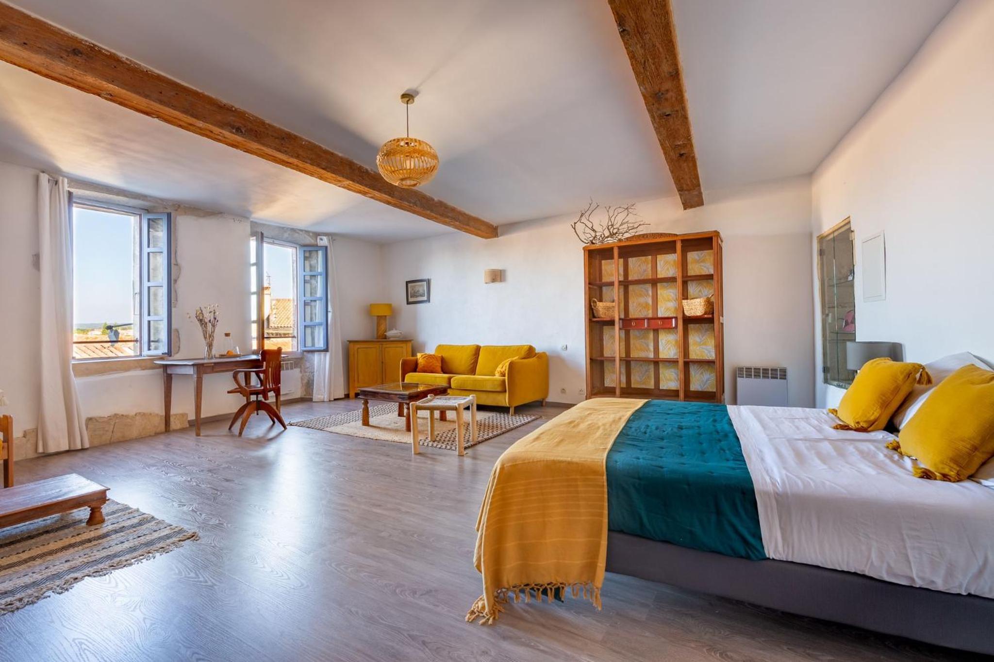Large Double Room - Photo 2