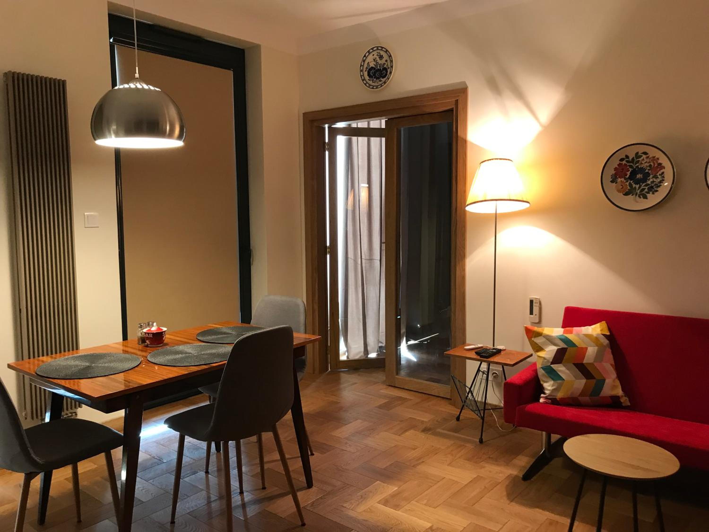 One-Bedroom Apartment - Photo 11