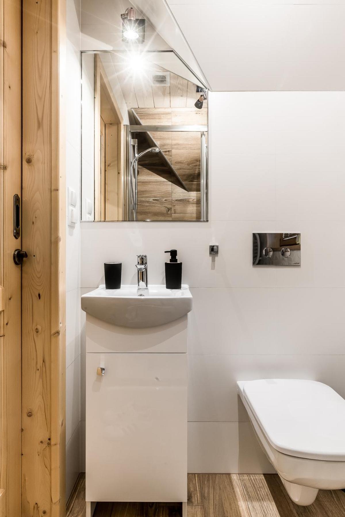 Two-Bedroom Chalet - Photo 8